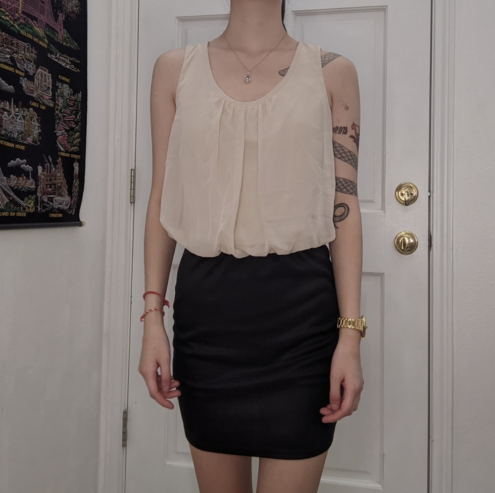 Mid-thigh dress